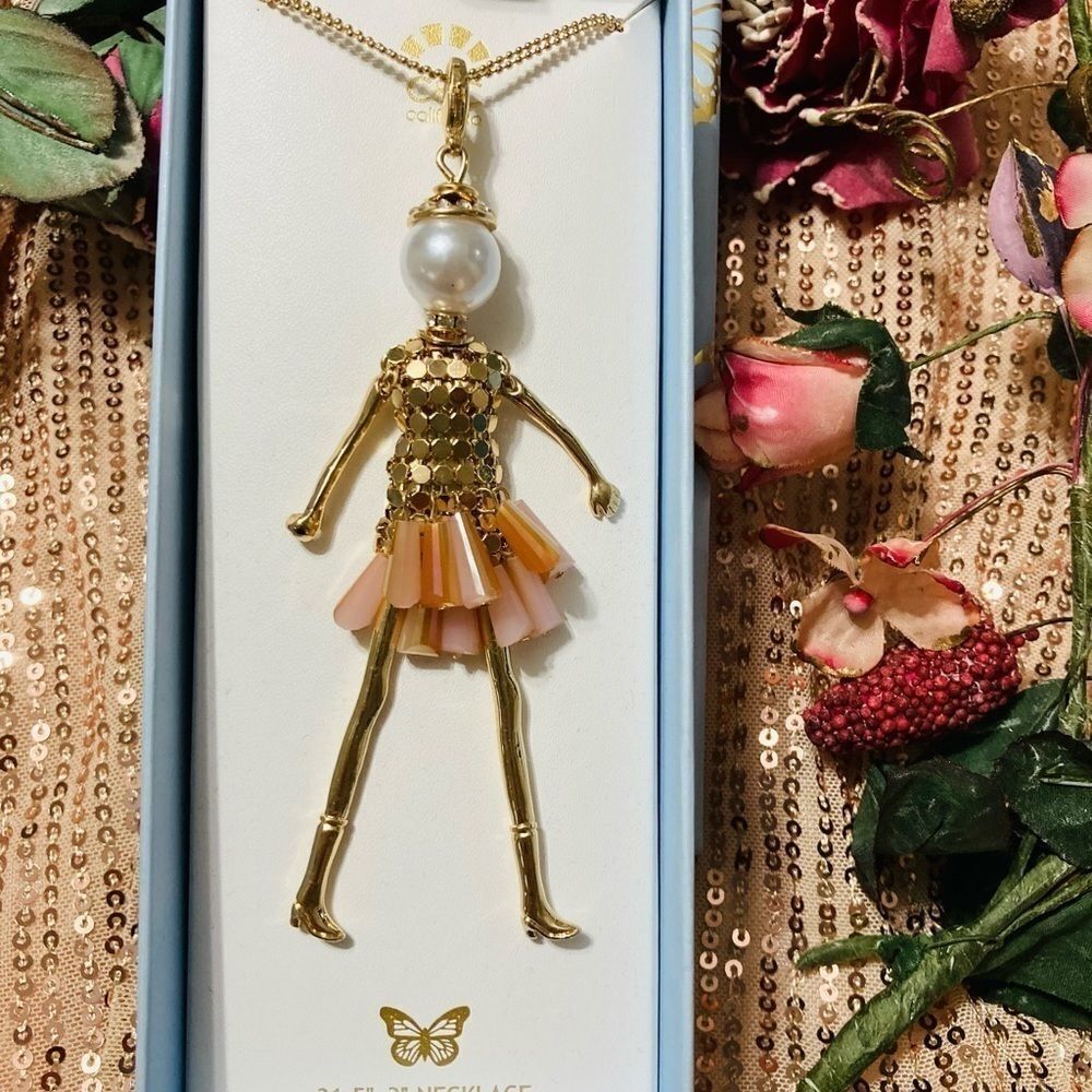 - NWT C& C CALIFORNIA GIRL PENDANT NECKLACE